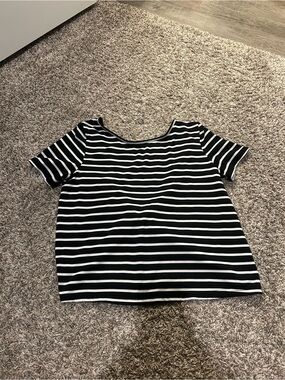 SHEIN Black and White Striped Short Sleeve Tee